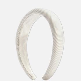 Smetanová čelenka s texturovaným materiálem, Primark, 115 Kč