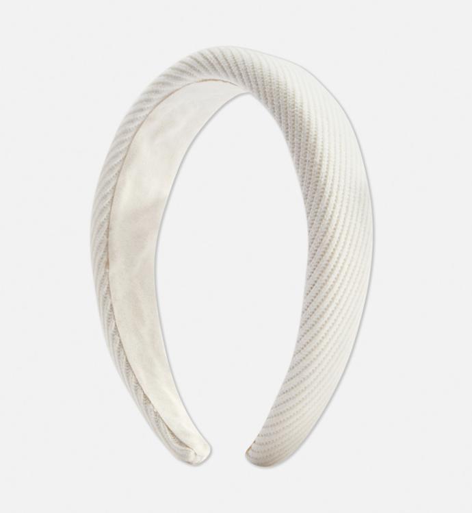 Smetanová čelenka s texturovaným materiálem, Primark, 115 Kč