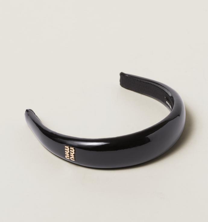 Čelenka s vysokým leskem, Miu Miu, 8 490 Kč