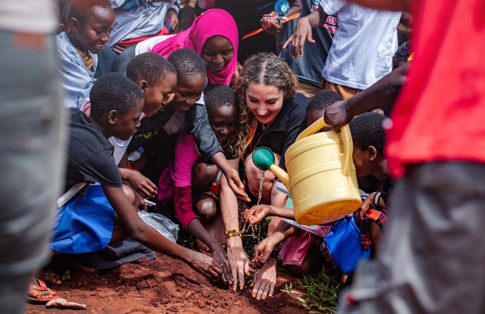Olga Lounová na fotografiích z Afriky, které Lifee poskytla k publikaci. 