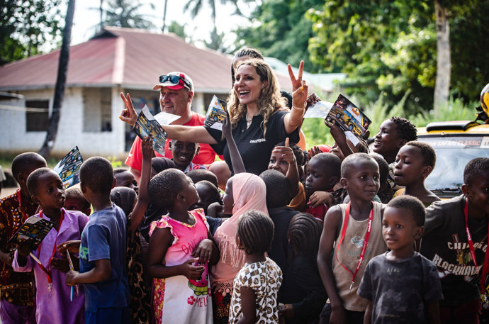 Olga Lounová na fotografiích z Afriky, které Lifee poskytla k publikaci. 