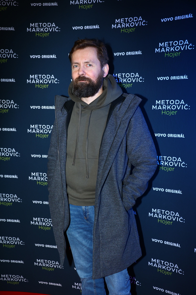 Herec Petr Lněnička si nechal narůst pořádný plnovous. 