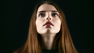 mladá žena
zvědavost
víra v tajemno