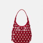 V současnosti je síťovka elegantním a zdobeným kouskem, který nelze přehlédnout. (Zara, 799 Kč)