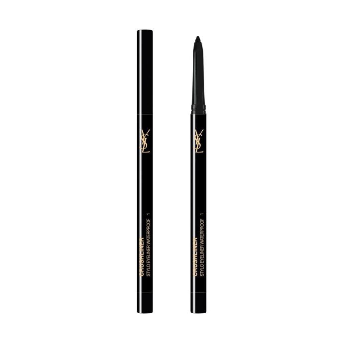 Její oblíbená tužka je od francouzské značky YSL. Linka Crossliner, 890 Kč