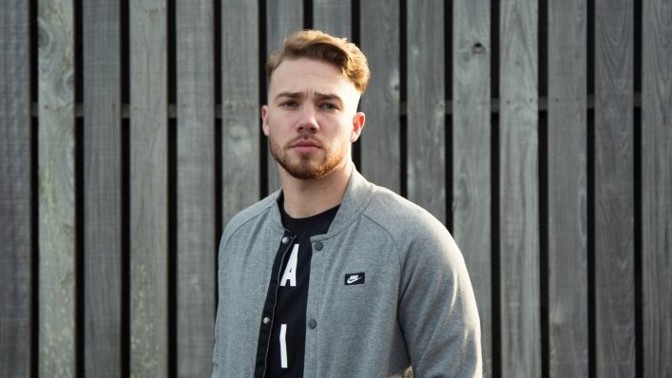 Příběhy o lásce: Myslel jsem si, že se do mě zamilovala servírka z baru. Důvod její náklonnosti mě pořádně dostal