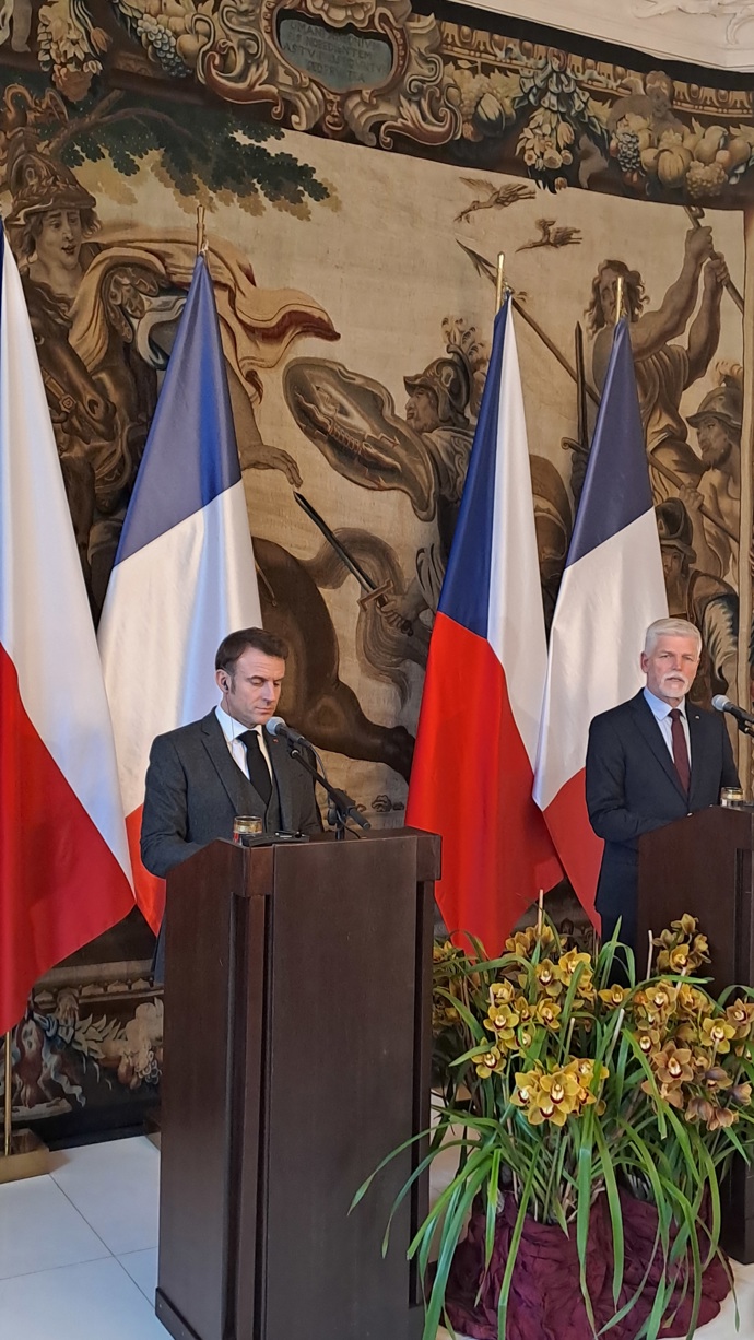 Tisková konference prezidentů Petra Pavla a Emmanuela Macrona.