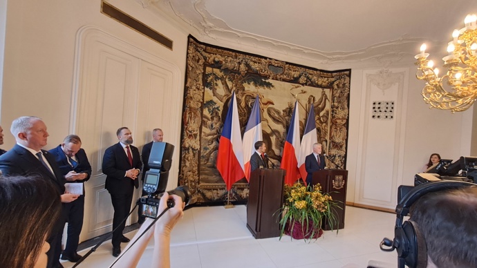 Tisková konference prezidentů Petra Pavla a Emmanuela Macrona.