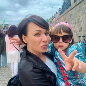 Bára Divišová je dnes spokojenou maminkou sedmileté dcery Žofie.