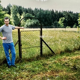Fotografie z policejní rekonstrukce. Na snímku je Jaroslav Stodola. 