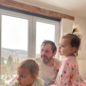 Zatímco Ornella soutěžila v Survivoru, děti hlídal manžel Pepa.