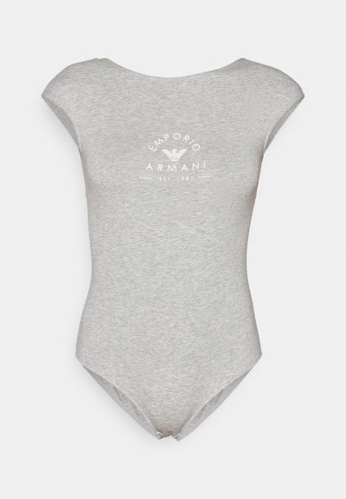 Skoro jako běžné tričko. Body s motivem na hrudi. (Armani Exchange, 1 800 Kč)