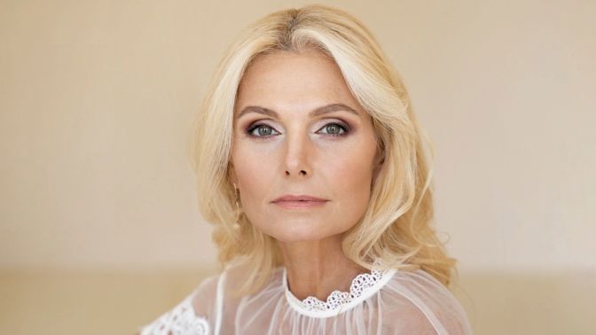 Dokonalé líčení pro  ženy  50+: Vizážistka radí zapomenout na lesklé a barevné produkty