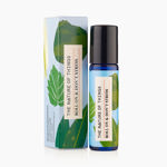 Aromaterapeutický roll-on na bázi bio jojobového oleje s jedinečnou kombinací vysoce kvalitních esenciálních olejů. Pro okamžité uvolnění a pozitivní náladu. (The Nature of Things, Beloved, 309 Kč)