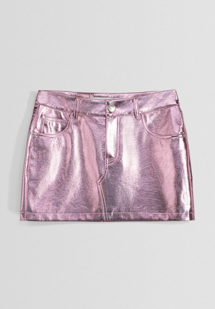 Lakovaná minisukně, Bershka, 599 Kč