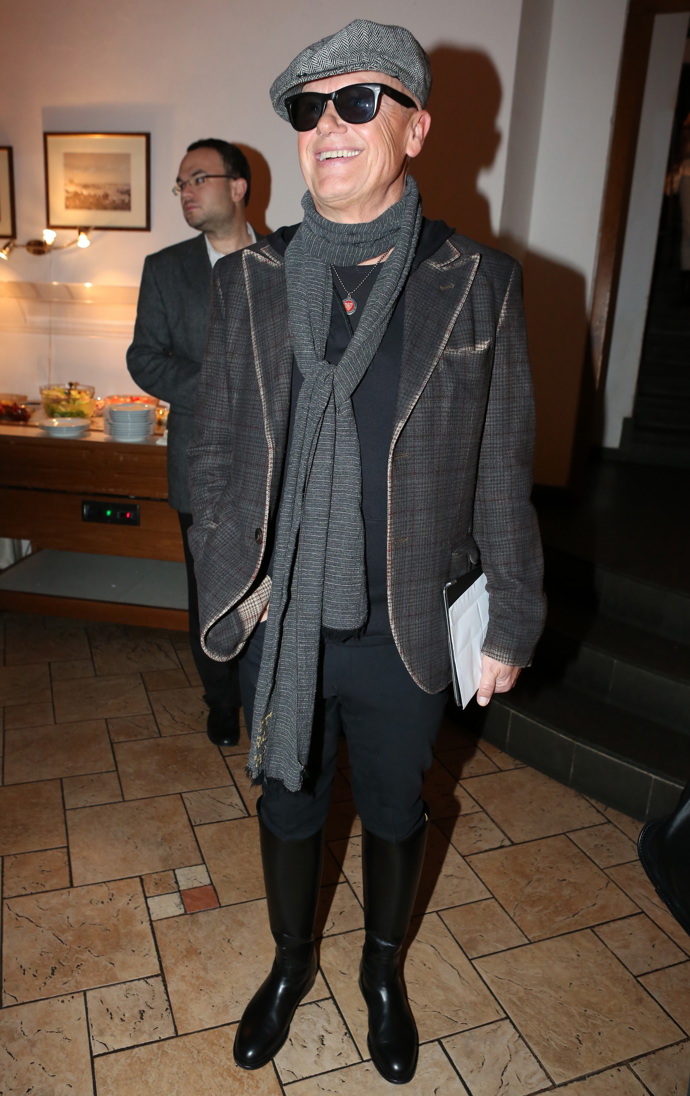 Součástí image Jiřího Korna jsou odjakživa také výrazné pokrývky hlavy.