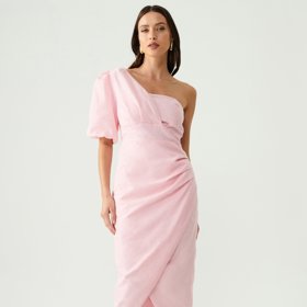 Do výbavy sladce růžových kousků zařaďte i jednoduché šaty. (Bwldr, 2 099 Kč)