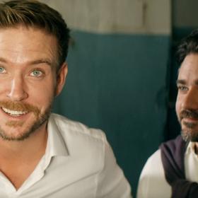 Vladimír Polívka a Vojta Kotek v romantické komedii Sladký život.