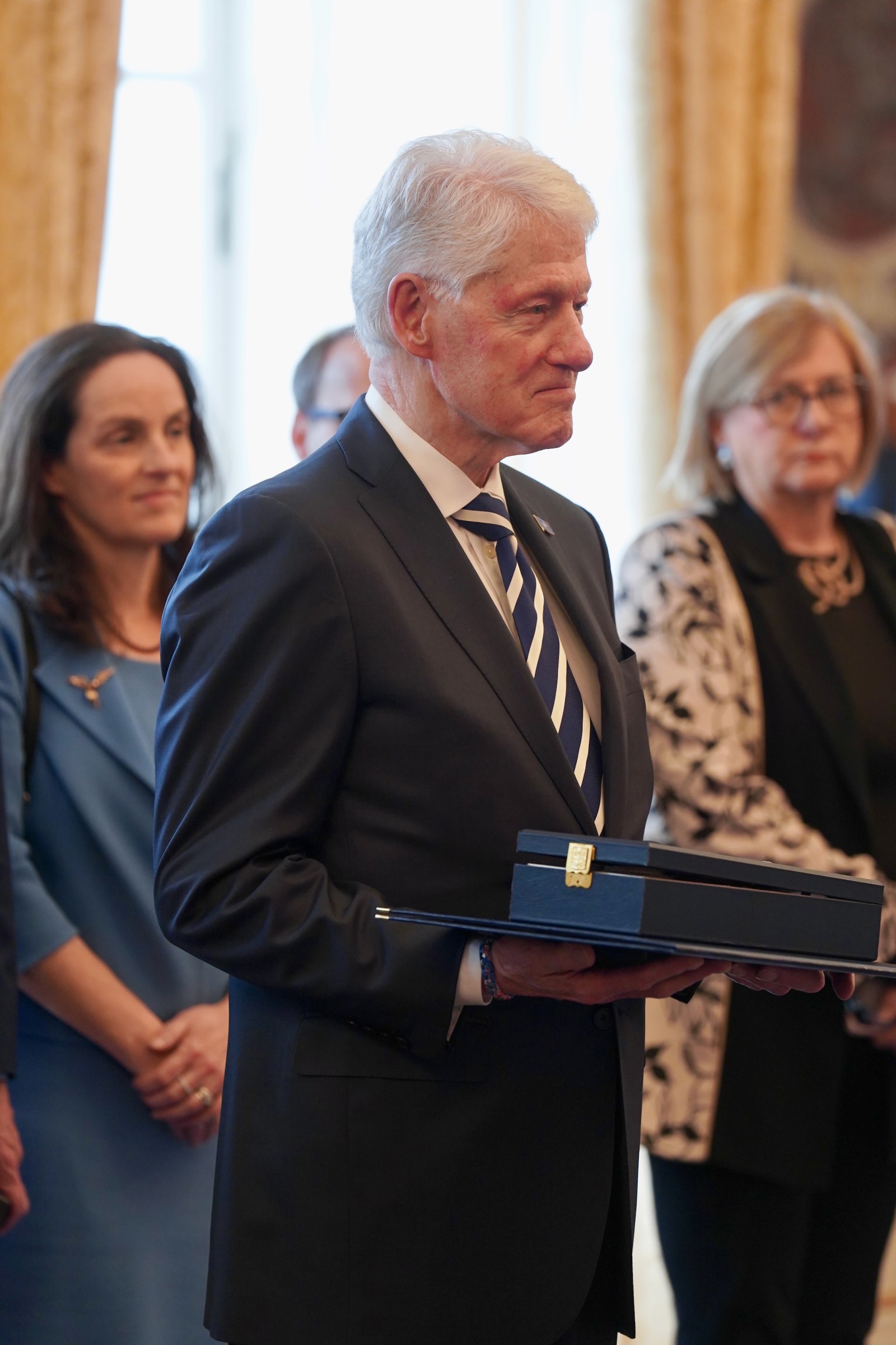 Galerie: Petr Macinka čelí za střet s Hillary Clinton kritice. Ostuda ...