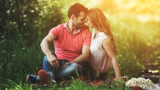 Velký jarní horoskop lásky: Ryby zatouží po hlubších citech, Váhy si užijí spoustu romantiky, Štíři nebudou chtít vylézt z ložnice