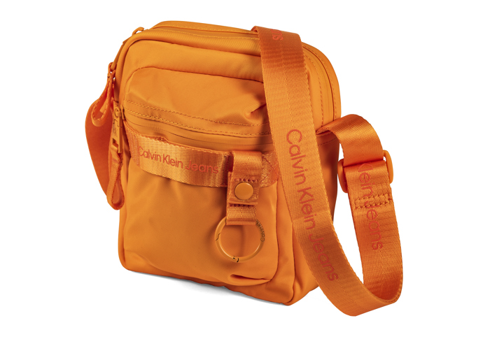 Crossbody taška Calvin Klein, Fashion Arena Prague Outlet, původní cena 2 440 Kč, outletová cena 1 740 Kč.