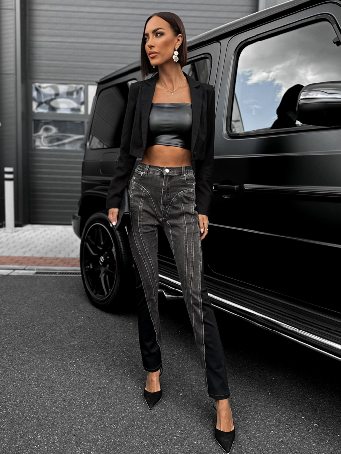 Džíny s členěním a vsadkami. To je country styl ve své podstatě (Erika Fashion, 1 359 Kč)