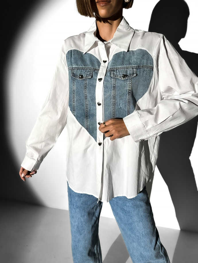 Netypické řešení country stylu nabízí košile z kombinovaého materiálu nabízená značkou Erika Fashin. (1 299 Kč). Skvěle se bude kombinovat se zvonovými džínami a kovbojskými botami.