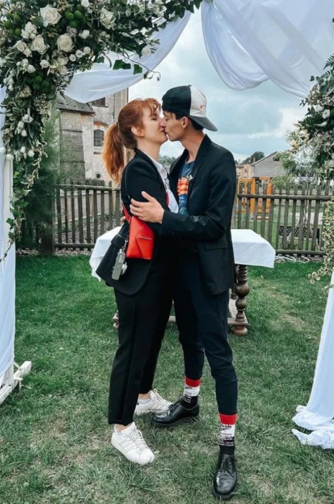 Tahle společná fotografie Anny Fixové a Denise Šafaříka vyvolala spekulace o tom, zda pár neplánuje svatbu.