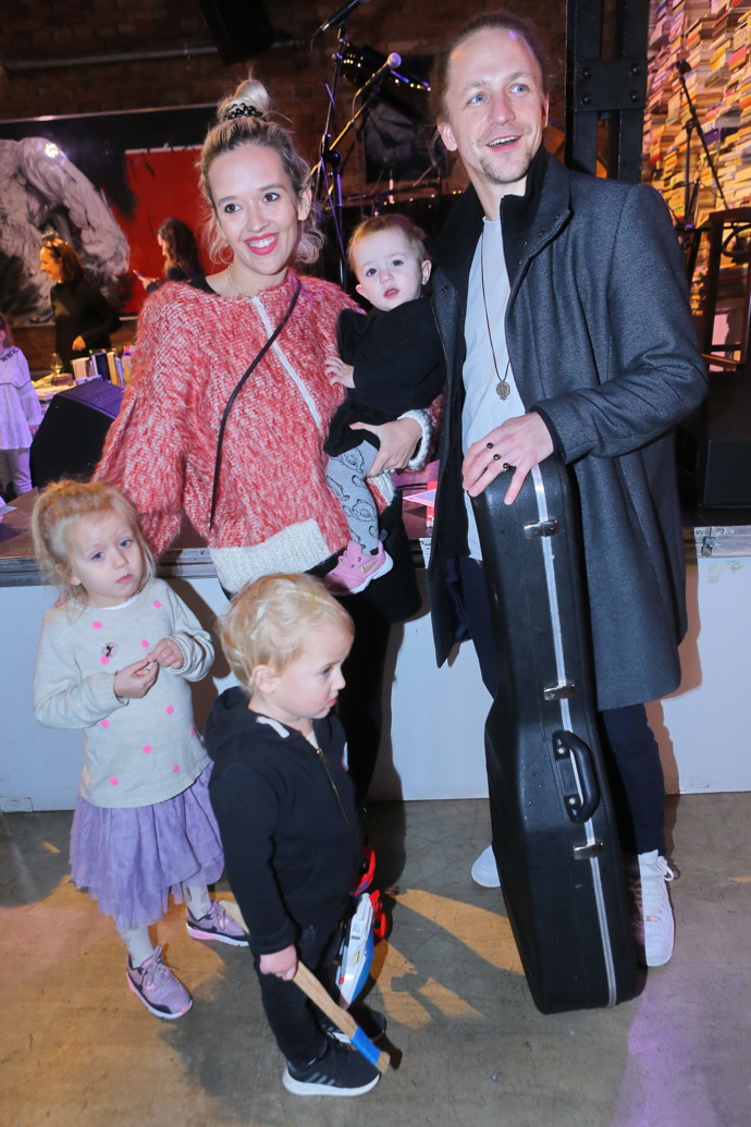 S manželkou Tamarou má Klus celkem tři děti. 