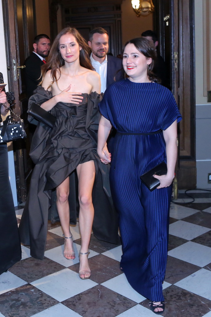 Herečka Eliška Křenková pravidelně obléká na České lvy modely, které ne vždy splňují přísná pravidla dress codu black tie. 