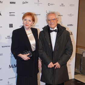 Lenka Termerová se svým manželem, režisérem Morisem Issou.