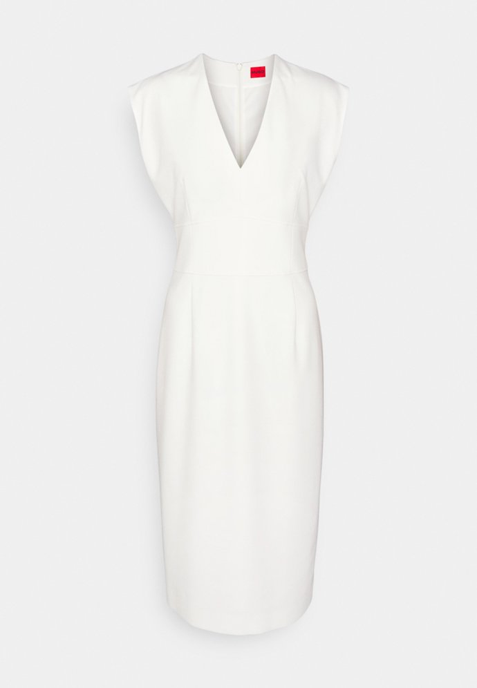 Milovnicím vykreslené siluety přirostou k srdci přiléhavé šaty, Hugo, Hugo Boss, 3 790 Kč.