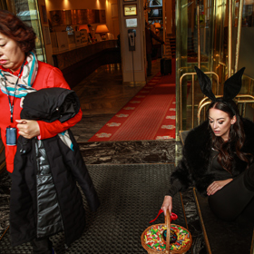 Agáta Hanychová jako velikonoční zajíček.