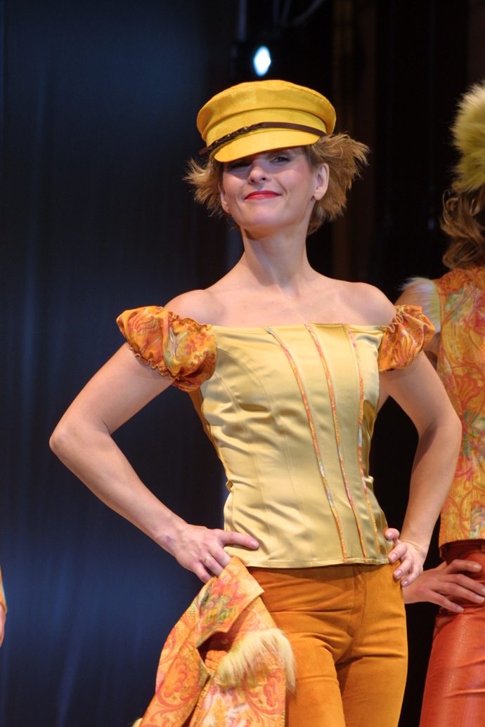 Iveta Bartošová chodila v té době také ráda módní přehlídky. 