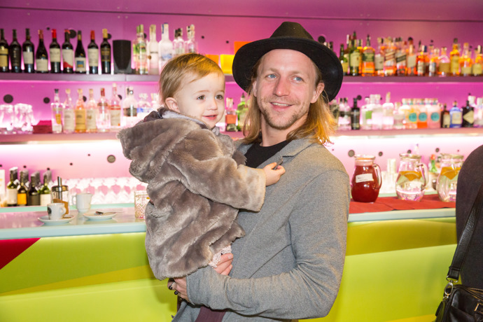 Tomáš Klus může být na dceru Jenovéfu pyšný.