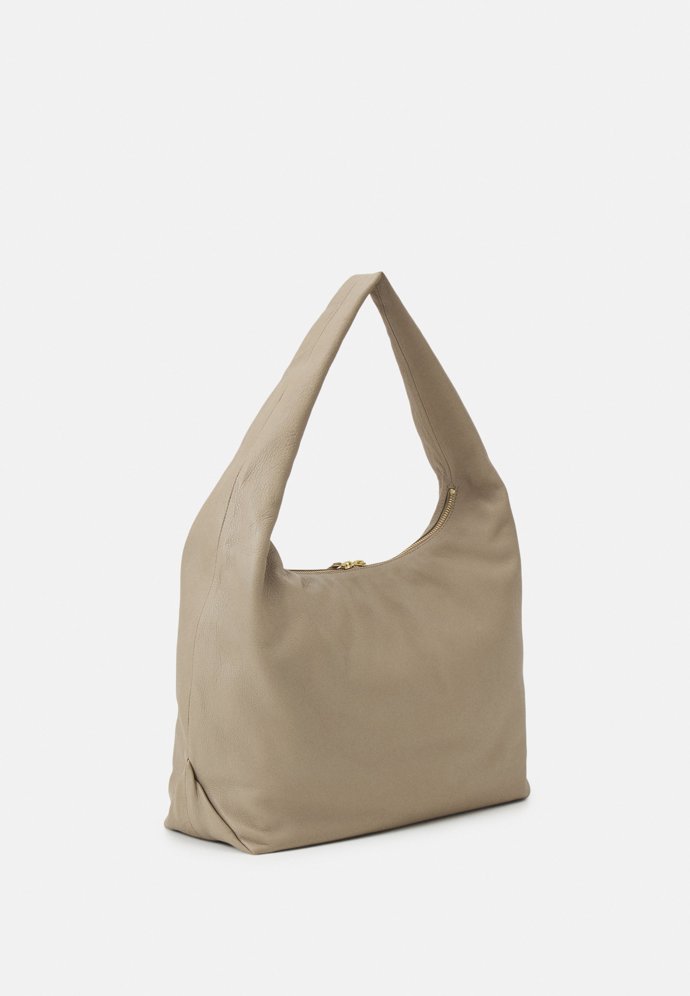 Kožená hobo kabelka, Marks&Spencer, 2 690 Kč