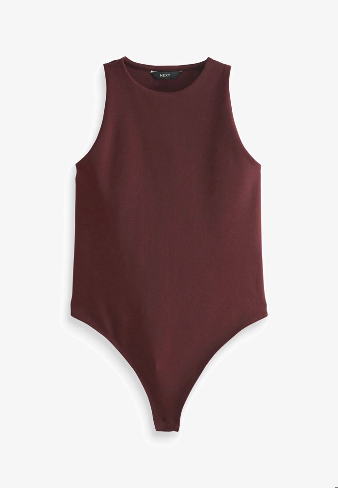 Jednoduché tílkéve body s americkými průramky je velmi sexy. (Next, 290 Kč)