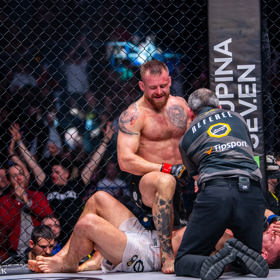 Patrik Kincl se raduje z vítězství Piotrem Wawrzyniakem.