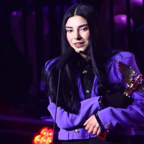 V kategorii sólová interpretka porazila matadorku Annu K. i písničkářku a herečku Báru Polákovou.