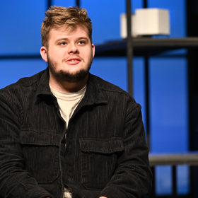 Dvacetiletý Bořivoj Čermák je také herec.