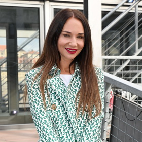 Dvaačtyřicet let by Sandře hádal jen málokdo. 