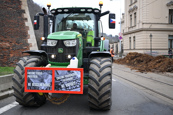 Nespokojení zemědělci přijeli do Prahy demonstrovat proti vládě.