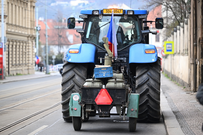 Nespokojení zemědělci přijeli do Prahy demonstrovat proti vládě.