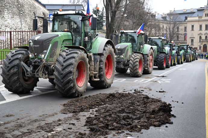 Nespokojení zemědělci přijeli do Prahy demonstrovat proti vládě.