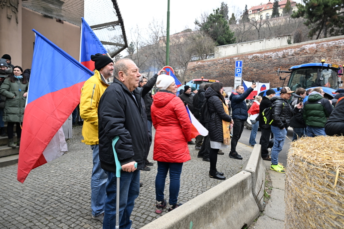 Nespokojení zemědělci přijeli do Prahy demonstrovat proti vládě.