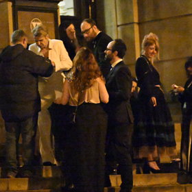 Přibývalo čím dál více lidí. 