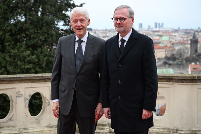 Premiér Petr Fiala se setkal s bývalým americkým prezidentem Billem Clintonem.