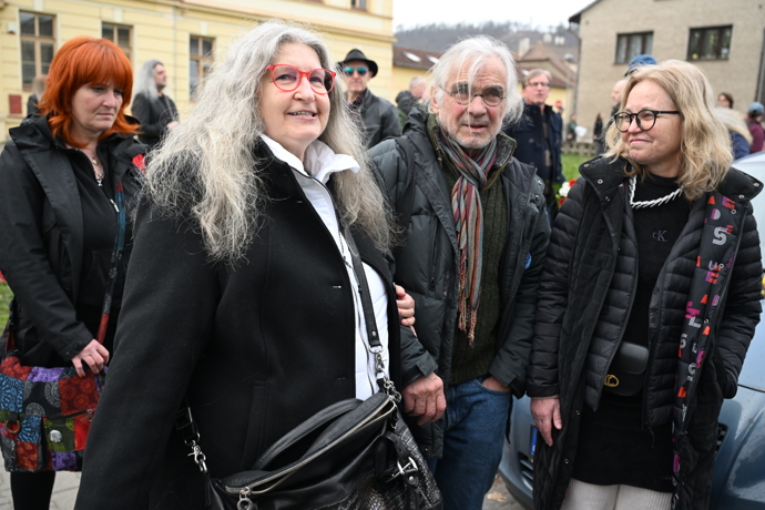Herec Oldřich Kaiser přišel dát spolu se svou partnerkou Dášou Vokatou poslední sbohem Pavlu Zajíčkovi.