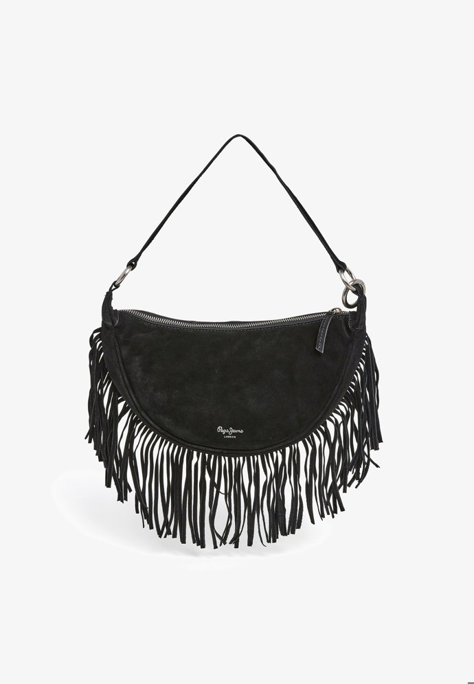 Nesmí vám chybět ani kabelka s třásněmi. (Pepe jeans, 3 500 Kč)