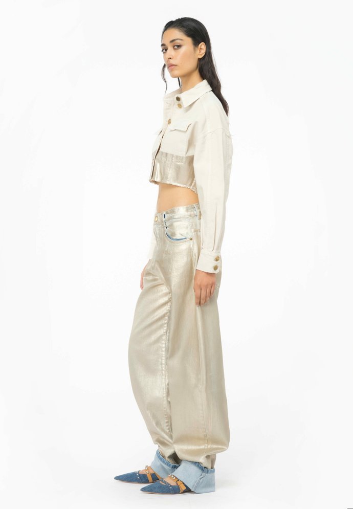 Zlatavý denimový set v podání značky Pinko.